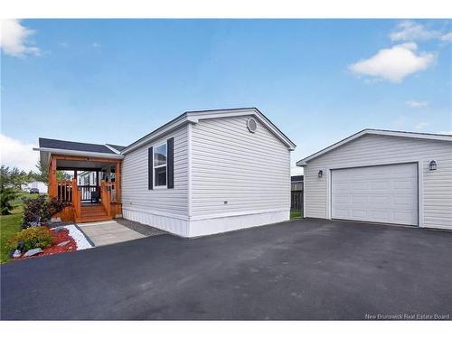 2 Bur Oak St, Moncton, NB 