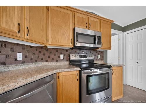 2 Bur Oak St, Moncton, NB 