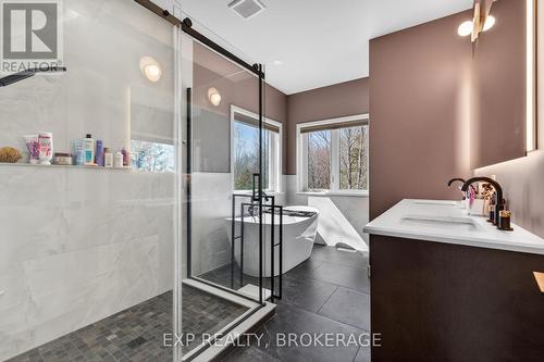 9304 Perth Road, Rideau Lakes, ON - Indoor Photo Showing Bathroom