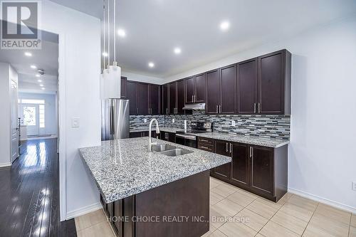427 Windsfields Farm Drive W, Oshawa, ON - Indoor Photo Showing Kitchen With Double Sink With Upgraded Kitchen