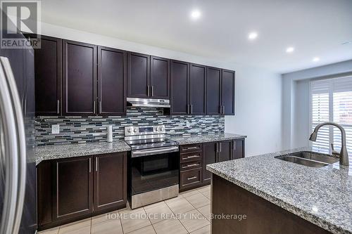 427 Windsfields Farm Drive W, Oshawa, ON - Indoor Photo Showing Kitchen With Double Sink With Upgraded Kitchen