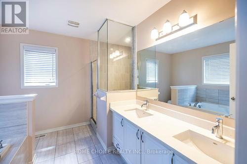 427 Windsfields Farm Drive W, Oshawa, ON - Indoor Photo Showing Bathroom