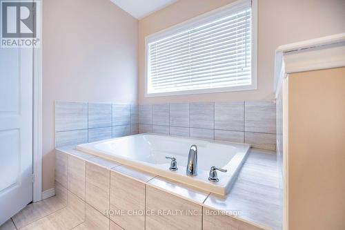 427 Windsfields Farm Drive W, Oshawa, ON - Indoor Photo Showing Bathroom