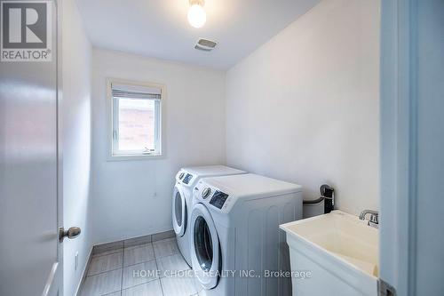 427 Windsfields Farm Drive W, Oshawa, ON - Indoor Photo Showing Laundry Room