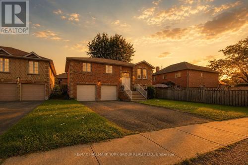 89 METRO ROAD N  Georgina, ON L4P 3W9