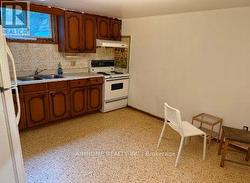 LOWER - 256 PATRICIA AVENUE Toronto, ON M2M 1J8