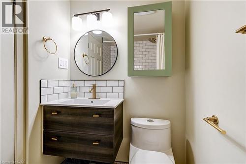 148 St Andrews Drive, Hamilton, ON - Indoor Photo Showing Bathroom