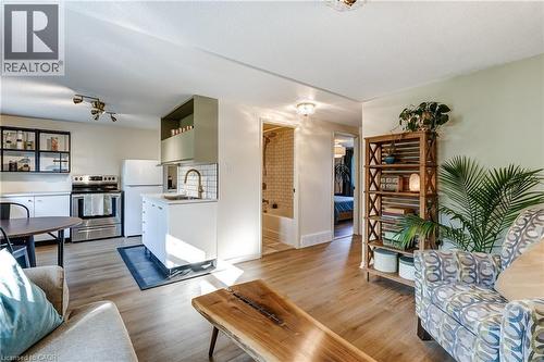 148 St Andrews Drive, Hamilton, ON - Indoor Photo Showing Living Room