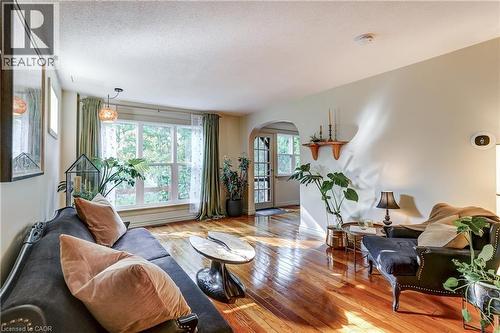 148 St Andrews Drive, Hamilton, ON - Indoor Photo Showing Living Room