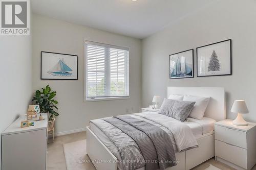 39 Millcliff Circle, Aurora, ON - Indoor Photo Showing Bedroom