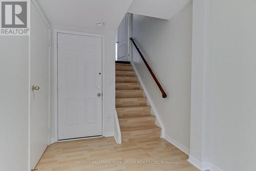39 Millcliff Circle, Aurora, ON - Indoor Photo Showing Other Room