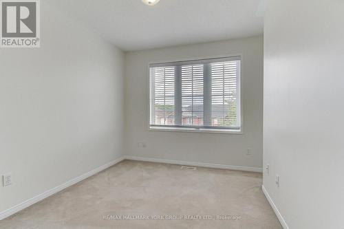 39 Millcliff Circle, Aurora, ON - Indoor Photo Showing Other Room