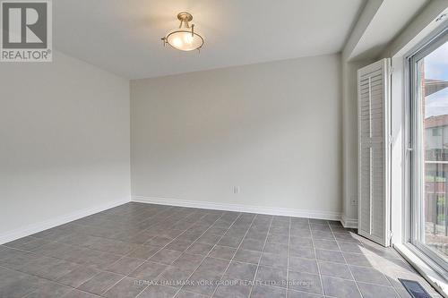 39 Millcliff Circle, Aurora, ON - Indoor Photo Showing Other Room