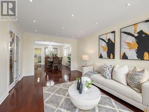 2023 Jacamar Court, Mississauga, ON - Indoor Photo Showing Living Room