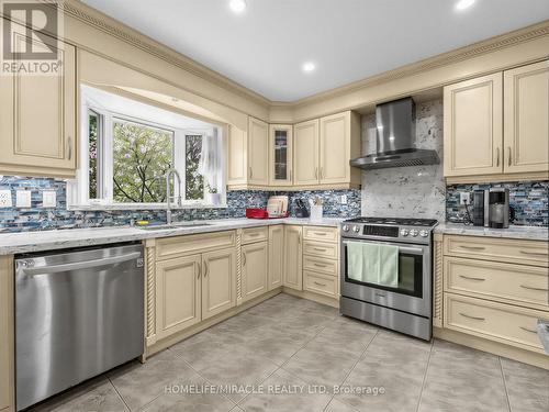 2023 Jacamar Court, Mississauga, ON - Indoor Photo Showing Kitchen