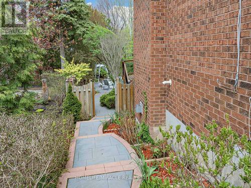 2023 Jacamar Court, Mississauga, ON - Outdoor