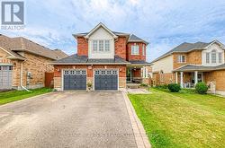 589 BLACKWOOD BOULEVARD  Oshawa, ON L1K 2N4