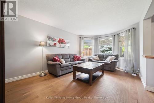 217 Deerpath Drive, Guelph (Willow West/Sugarbush/West Acres), ON - Indoor Photo Showing Living Room
