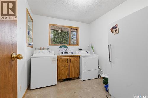 195 Forsyth Crescent, Regina, SK - Indoor Photo Showing Laundry Room