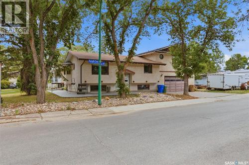 195 Forsyth Crescent, Regina, SK - Outdoor