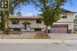 195 Forsyth CRESCENT  Regina, SK S4R 5L8