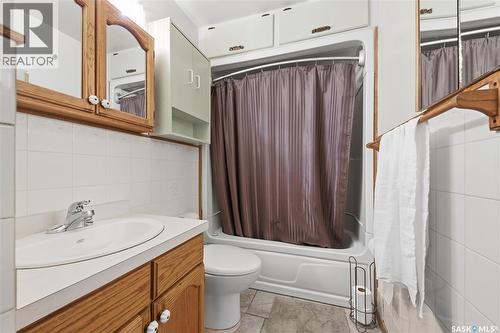 195 Forsyth Crescent, Regina, SK - Indoor Photo Showing Bathroom