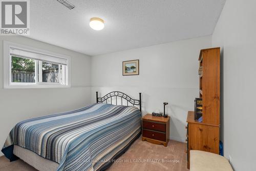 18 Draper Crescent, Barrie, ON - Indoor Photo Showing Bedroom