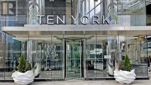 2607 - 10 YORK STREET  Toronto, ON M5J 2Z2