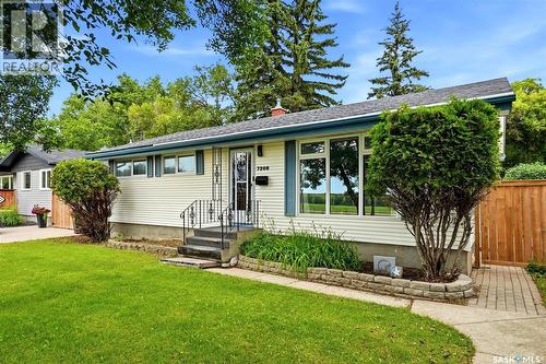 7208 Dewdney Avenue, Regina, SK - Outdoor