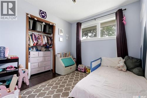7208 Dewdney Avenue, Regina, SK - Indoor Photo Showing Bedroom