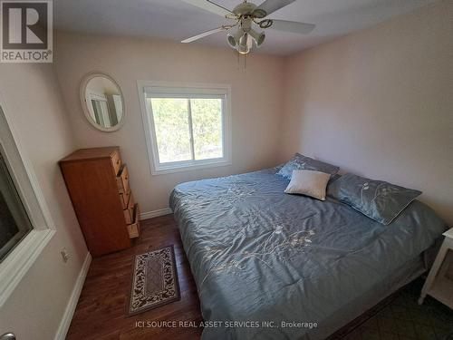4 Pinewood Drive, Tiny, ON - Indoor Photo Showing Bedroom