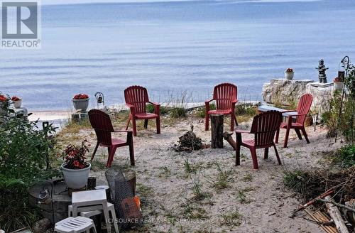4 Pinewood Drive, Tiny, ON - Outdoor