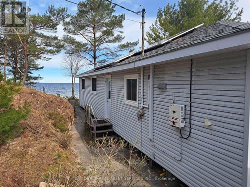 4 Pinewood Drive, Tiny, ON - Outdoor