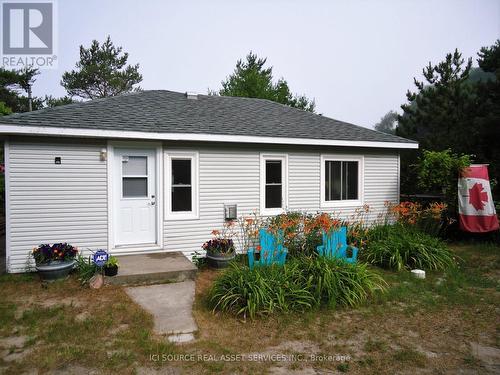 4 Pinewood Drive, Tiny, ON - Outdoor