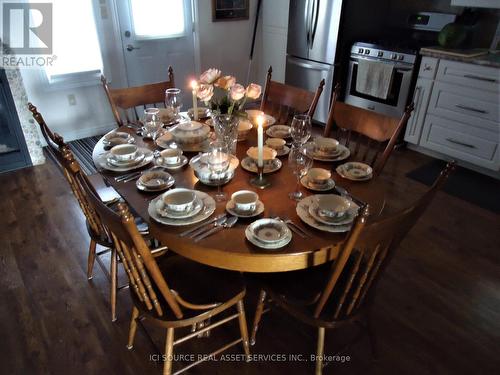 4 Pinewood Drive, Tiny, ON - Indoor Photo Showing Dining Room