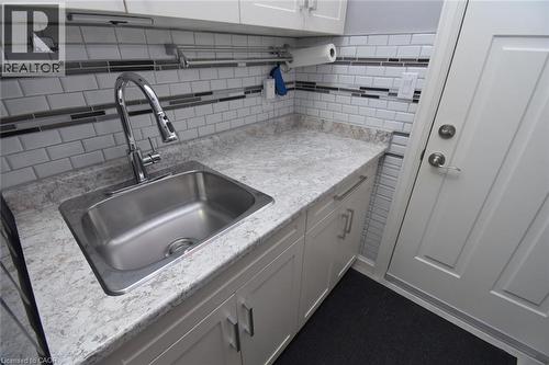 10 Craddock Boulevard, Jarvis, ON - Indoor Photo Showing Kitchen
