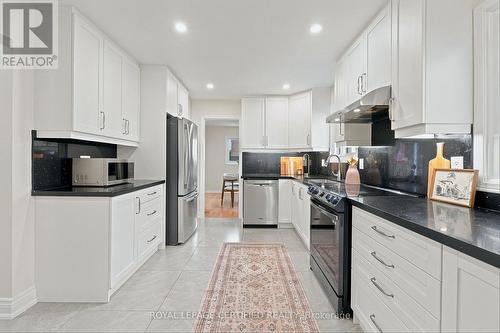 3135 Shadetree Drive, Mississauga, ON - Indoor Photo Showing Kitchen