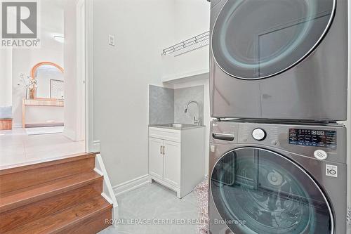 3135 Shadetree Drive, Mississauga, ON - Indoor Photo Showing Laundry Room