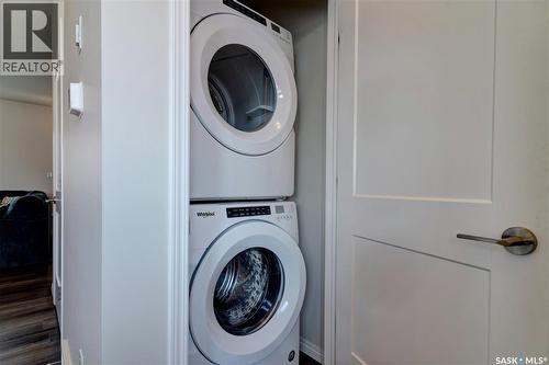 3277 Chuka Boulevard, Regina, SK - Indoor Photo Showing Laundry Room