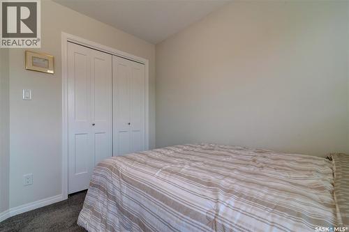 3277 Chuka Boulevard, Regina, SK - Indoor Photo Showing Bedroom