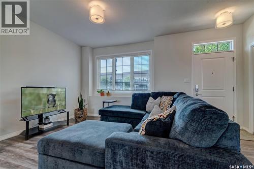 3277 Chuka Boulevard, Regina, SK - Indoor Photo Showing Living Room