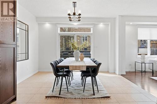 1334 Upper Paradise Road, Hamilton, ON - Indoor Photo Showing Dining Room