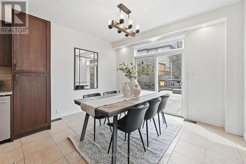 1334 Upper Paradise Road, Hamilton, ON - Indoor Photo Showing Dining Room