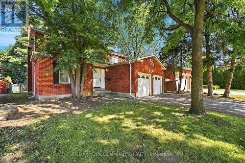 34A CLARIDGE DRIVE  Richmond Hill, ON L4C 6H3