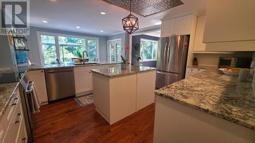 823 Fourth Lin E, Sault Ste. Marie, ON - Indoor Photo Showing Kitchen
