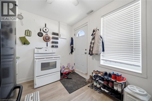8 Russell Street, Brantford, ON - Indoor Photo Showing Kitchen
