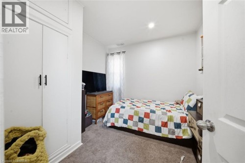 8 Russell Street, Brantford, ON - Indoor Photo Showing Bedroom