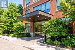 906 - 109 ERSKINE AVENUE  Toronto, ON M4P 0G8