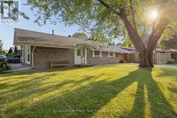 2 ROSSWOOD CRESCENT  Toronto (Bendale), ON M1P 3N2