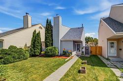 19 Lechman Place  Winnipeg, MB R2N 1M2